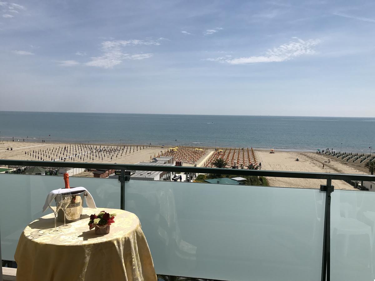 Hotel Atlas Alba Adriatica Exterior foto